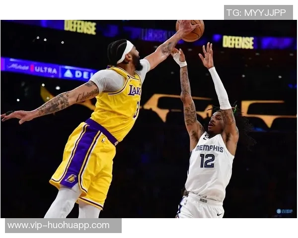 浓眉复出状态渐入佳境16分钟内贡献7分7板与2次封盖