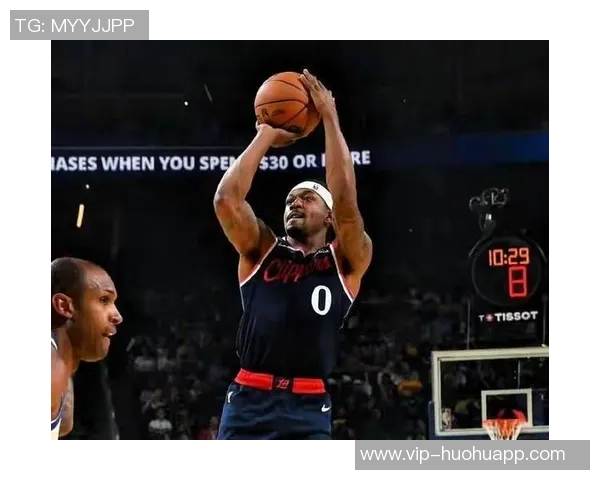 米勒表现低迷11投仅中3全场仅得14分助攻和篮板均不理想