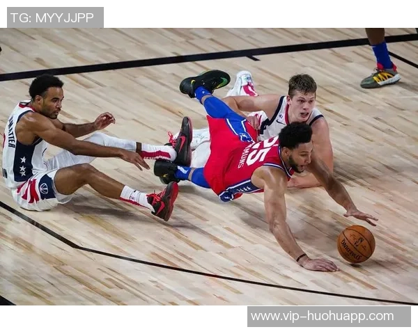 布朗强调需持续为A西蒙斯创造进攻空间其适应替补角色表现出色