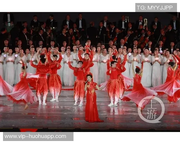 国安球迷齐聚苏州火车站歌声响彻助威气氛热烈